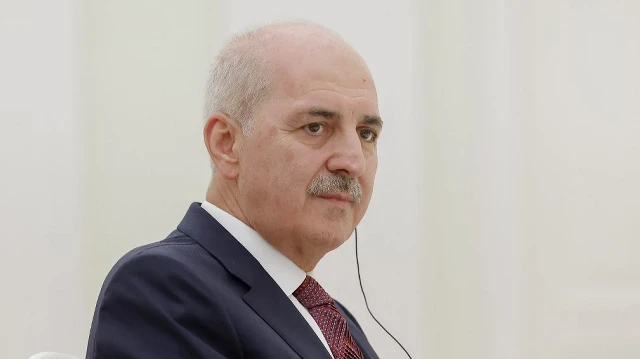 Le président du Parlement turc, Numan Kurtulmus, participe à une réunion avec le président russe au Kremlin, à Moscou, le 25 septembre 2024.