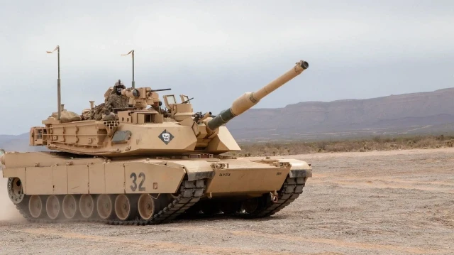 В Польшу прибыла крупная партия американских танков Abrams.