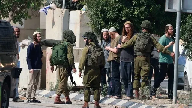الضفة.. إصابة طفل ومسن فلسطينيين باعتداءين لجيش ومستوطني الاحتلال