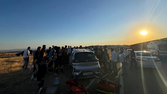 Yaralılar, ambulanslarla Cizre Devlet Hastanesine kaldırıldı.
