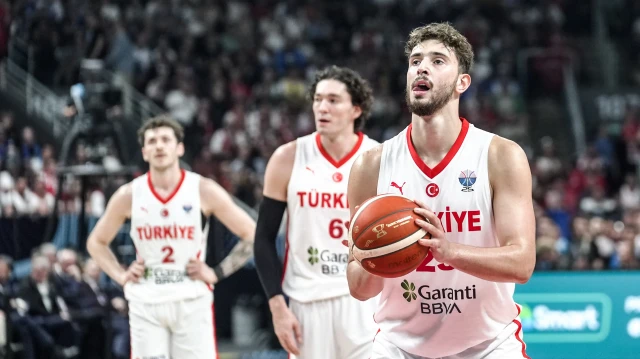 Alperen Şengün performansıyla turnuvanın en iyi 5'ine seçildi. 