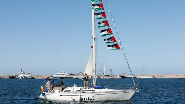 انطلاق أول سفينة تونسية ضمن أسطول الصمود نحو غزة
