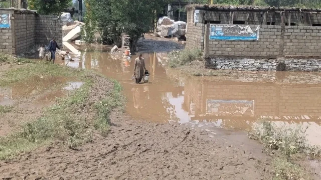 سیلاب کی وجہ سے دیہاتوں سے شہروں تک خوراک لانا مشکل ہوگیا