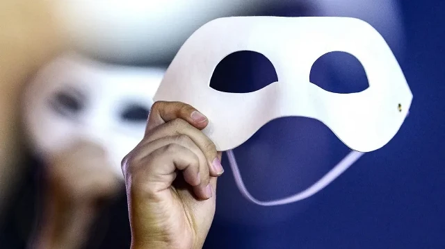 Plus de 1 300 mineurs poursuivis en 2024 pour création et diffusion d’images illicites.