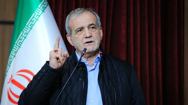 رئيس إيران: نظام جديد سيظهر من بين أنقاض مباني المنطقة المدمرة