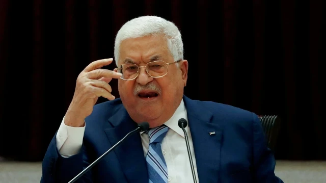 عباس: مفتاح أمن المنطقة يكمن بوقف حرب إسرائيل على غزة 