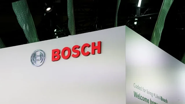 L’équipementier allemand BOSCH élargit son plan de restructuration et mise sur l’IA pour améliorer sa productivité.