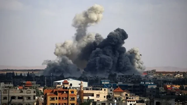 صحة غزة: ارتفاع حصيلة شهداء الإبادة الإسرائيلية إلى 64 ألفا و964 
