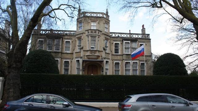 Российское посольство в Британии.