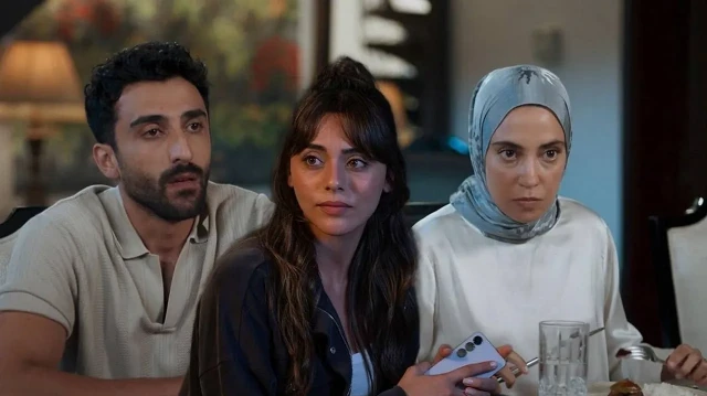 Kızılcık Şerbet, Show Tv ekranlarında izleyicisi ile buluşuyor.