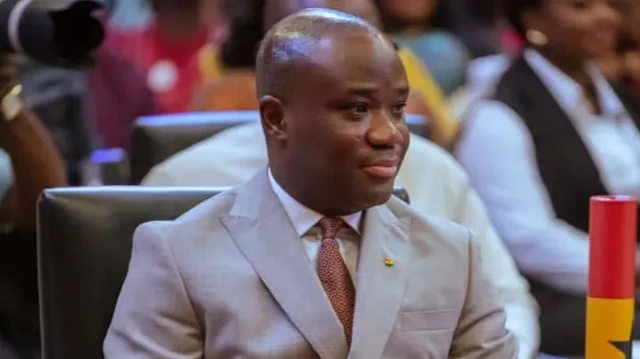 Le porte-parole de la présidence ghanéenne et ministre de la Communication, Felix Kwakye Ofosu.