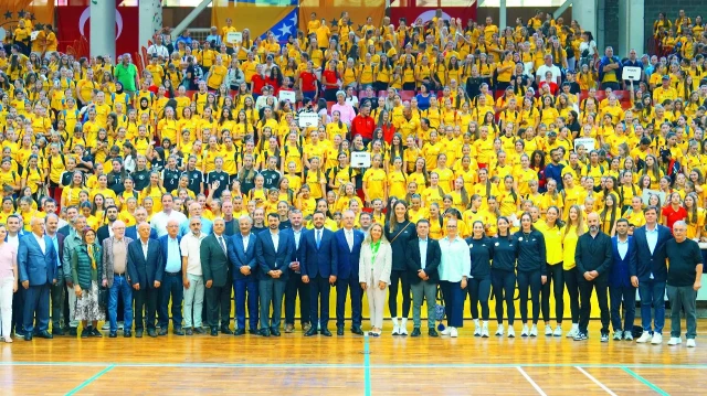 VakıfBank, Bosna Hersek’te 29 şehirdeki 38 voleybol okulu ile stratejik iş birliğine gitti.