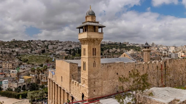 فلسطين تدعو اليونسكو لتدخل "فوري وعاجل" لحماية المسجد الإبراهيمي