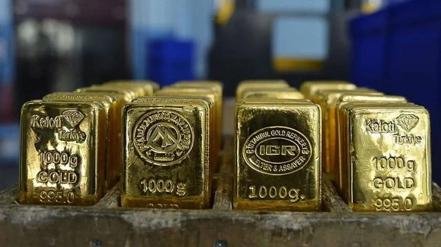 Standart altının kilogram fiyatı dün günü 4 milyon 996 bin liradan tamamlamıştı.
