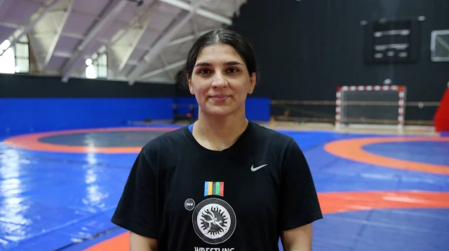 Nesrin Baş Dünya Güreş Şampiyonası'nda finalde