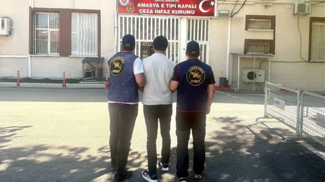 Amasya'da 10 yıl kesinleşmiş hapis cezası bulunan firari yakalandı