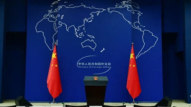 La Chine a exhorté mercredi Israël à tenir compte des “vives inquiétudes” de la communauté internationale et à mettre fin immédiatement à ses opérations militaires dans la bande de Gaza.