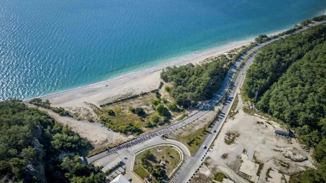 Vue d'une plage à Kemer, dans la région d'Antalya, où sera contruit un musée archéologique sous-marin.