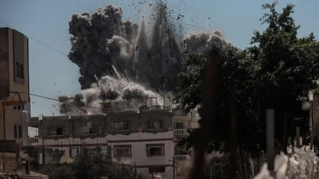 Israel demolishes 40 Palestinian homes in Negev village amid clashes