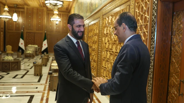 قالن يلتقي الشرع في دمشق