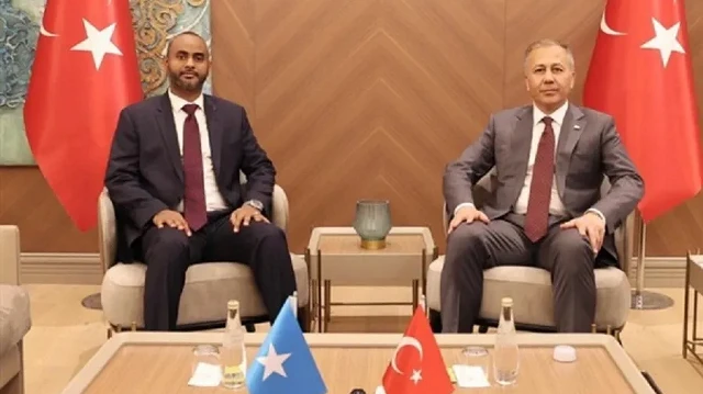 تركيا والصومال يبحثان تعزيز تعاونهما