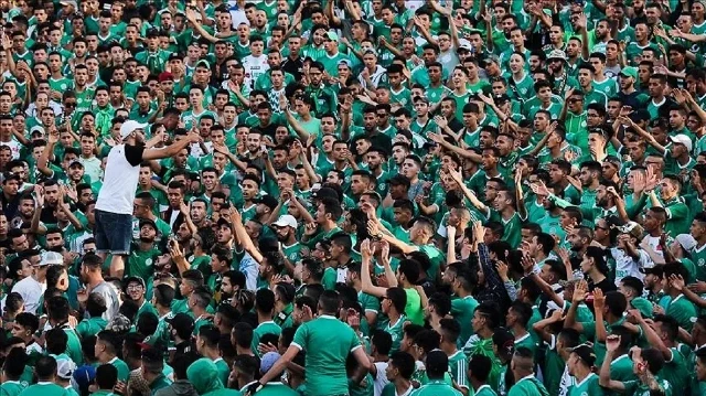 "رجاوي فلسطيني".. جمهور الرجاء المغربي يتضامن مع غزة