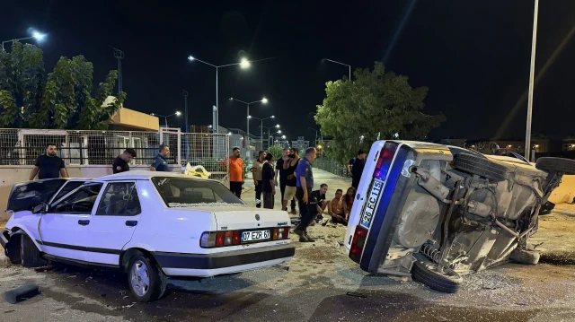 Kaza yerinde ilk müdahalesi yapılan yaralılar, ambulanslarla çevredeki hastanelere kaldırıldı.