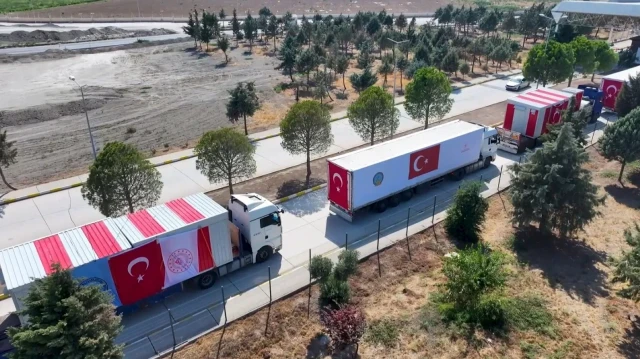 Convoi d'Aselsan arrivant à l'aéroport de Damas pour livrer des systèmes et des instruments, le 19 septembre 2025.