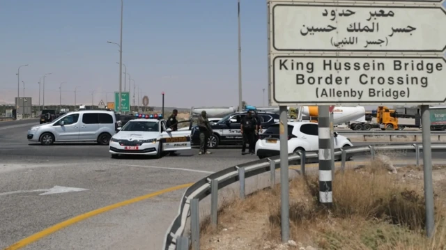 Israel keeps crossing with Jordan closed for 2nd day after deadly shooting