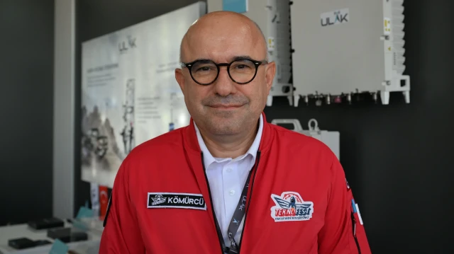 Le directeur général d'ULAK, Ruşen Kömürcü, lors de TEKNOFEST, le plus grand festival mondial d’aviation, d’espace et de technologie, organisé sous l’égide du ministère de l’Industrie et de la Technologie et de la Fondation de l’équipe technologique turque (T3 Vakfı), le 19 septembre 2025.