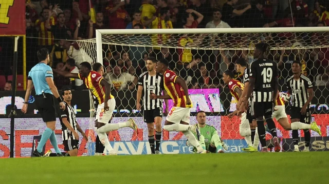 Göztepe - Beşiktaş maçından kare.