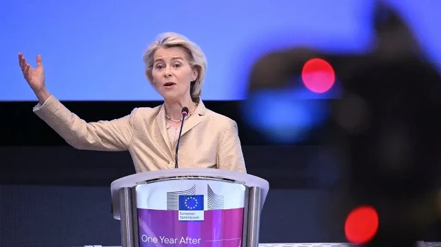 La présidente de la Commission européenne Ursula von der Leyen au siège de l’UE à Bruxelles, le 16 septembre 2025.