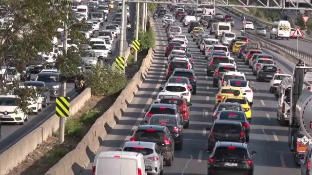 İstanbul'da trafik yoğunluğu oluştu.