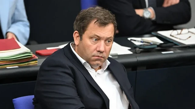 Le ministre allemand des Finances et vice-chancelier Lars Klingbeil assiste, à Berlin, le 17 septembre 2025.