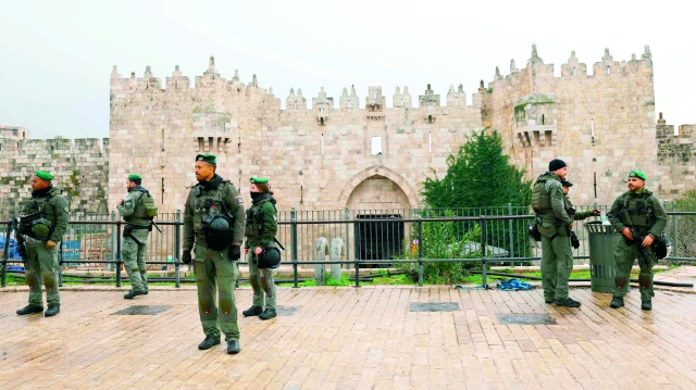 İşgalciler Kudüs’ü talan ediyor