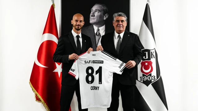Vaclav Cerny Beşiktaş'ta 81 numaralı formayı giyecek.