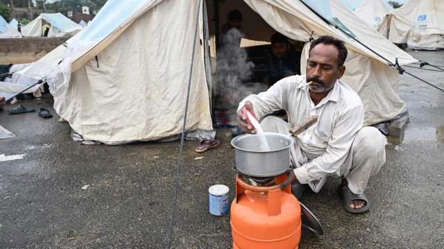 پنجاب میں سیلاب متاثرین کے لیے 390 کیمپس قائم کیے گئے ہیں۔