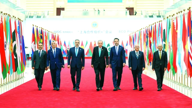 Cumhurbaşkanı Erdoğan ve beraberindeki heyet, Şanghay İşbirliği Teşkilatı Devlet Başkanları
Konseyi Zirvesi için bulunduğu Çin'deki temaslarını tamamlayıp Türkiye’ye döndü.