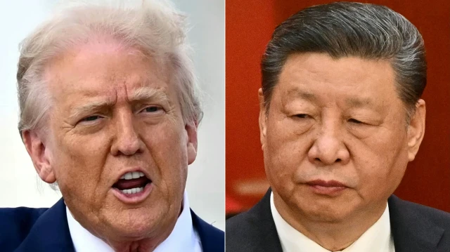 Cette combinaison de photos prise le 4 avril 2025 montre, de gauche à droite, le président américain Donald Trump à Miami, en Floride, le 3 avril 2025, et le président chinois Xi Jinping à Pékin, le 5 mars 2025.