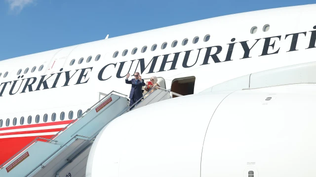 Cumhurbaşkanı Erdoğan ile eşi Emine Erdoğan, ABD'ye hareket etmeden önce.