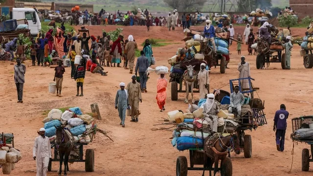 السودان.. مقتل مسؤول حكومي شمال دارفور ونزوح 7500 شخص بالفاشر
