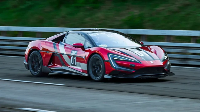 Le véhicule YANGWANG U9 Xtreme du constructeur chinois BYD battant le record du monde de vitesse pour une voiture de série, le 20 septembre 2025.