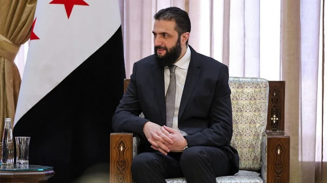Cette photo diffusée par l'agence de presse officielle syrienne SANA montre le président syrien Ahmed al-Charaa.
