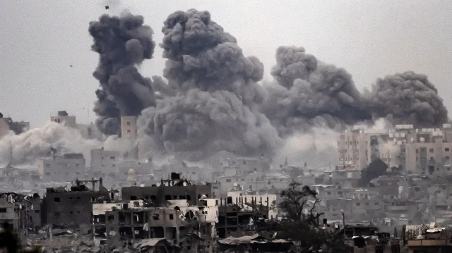 غزة.. الاحتلال الإسرائيلي يقتل 7 فلسطينيين ويواصل تفجير المنازل جنوبي المدينة