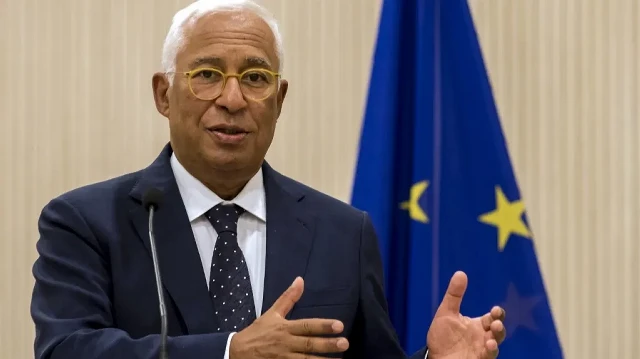 Le président du Conseil européen, Antonio Costa, s'exprime lors d'une conférence de presse avec le président chypriote au palais présidentiel de Nicosie, le 15 septembre 2025.