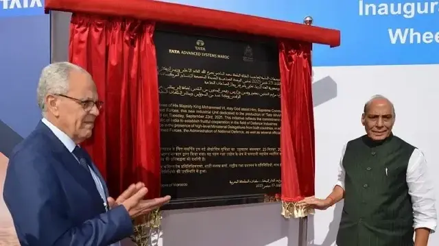 المغرب والهند يدشنان مصنعا لإنتاج مركبة مدرعة قتالية