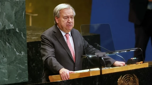 Le secrétaire général des Nations unies (ONU), António Guterres, s'adresse à une réunion de l'Assemblée générale organisée par la France et l'Arabie saoudite en faveur d'une solution à deux États entre la Palestine et Israël, alors que les dirigeants mondiaux arrivent pour la 80e session de l'Assemblée générale des Nations unies (AGNU) le 22 septembre 2025 à New York. 