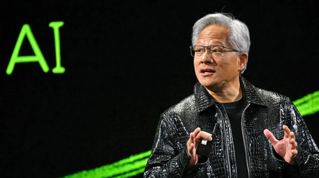 Le PDG de Nvidia, Jensen Huang, prononce un discours d’ouverture au Consumer Electronics Show (CES) à Las Vegas, Nevada, le 6 janvier 2025. 