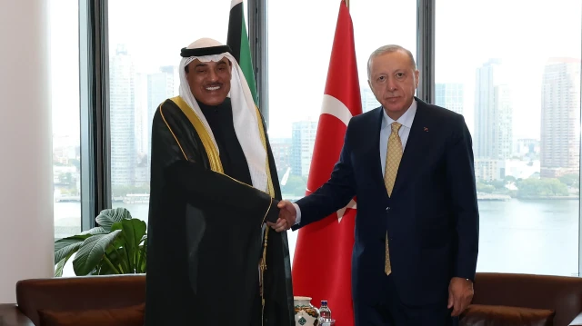 Cumhurbaşkanı Erdoğan, Kuveyt Veliaht Prensi Sabah'ı kabul etti. 
