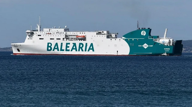 Cette photo prise le 9 mai 2019 montre un ferry de la compagnie Balearia près de Palma, sur l'île espagnole de Majorque, dans les Baléares.